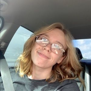 Meet your Posher, Alexandra